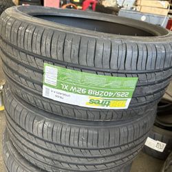 225 40 18 Brand New Ser Of Tires 