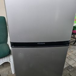 Mini Refrigerator like New