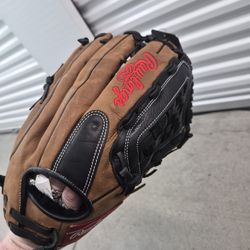 baseball glove BRAND NEW