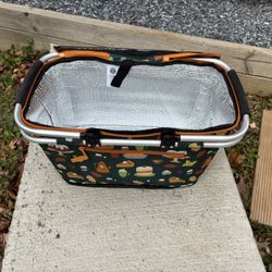 Insulated cooler picnic basket