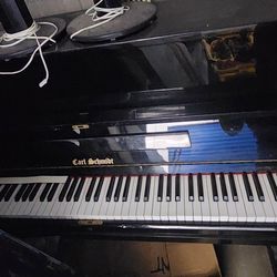 Carl Schmidt Piano