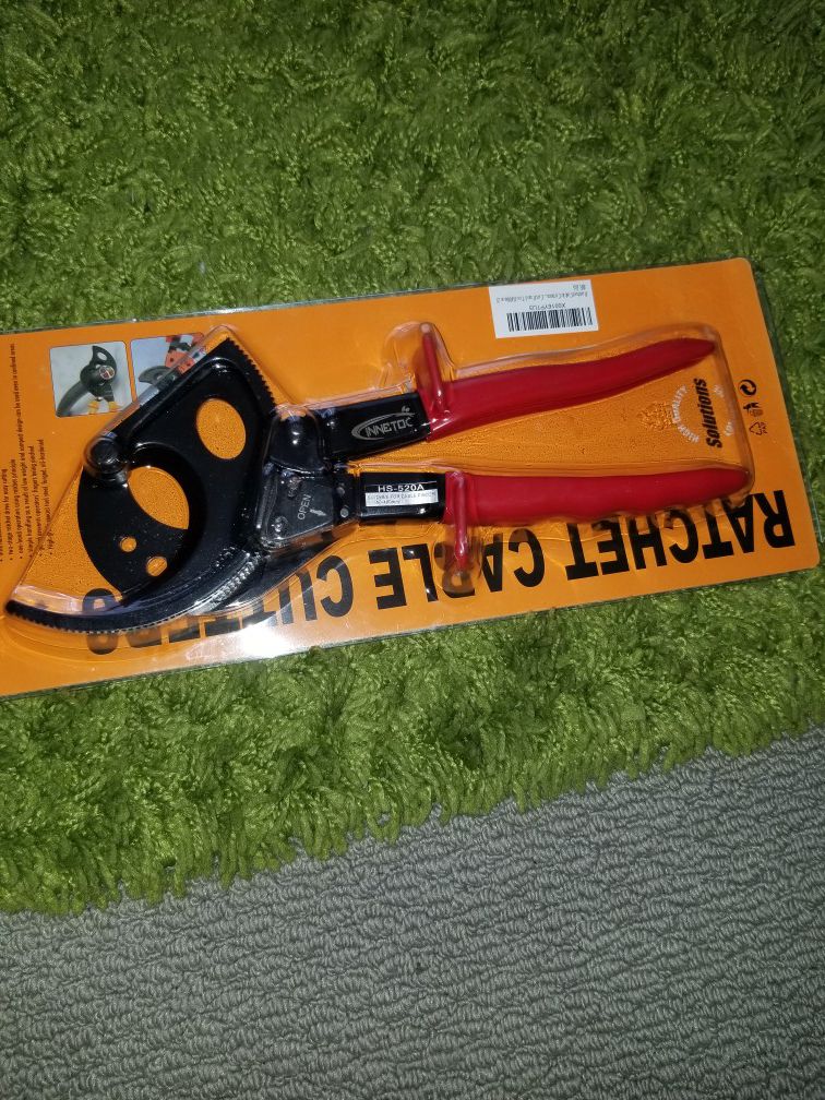 I'm selling. Heavy Duty Copper aluminum ratchet cable cutter. Only serious people please buy.