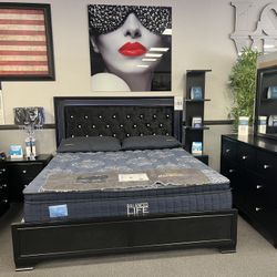 4PC Black King Bedroom Set w/ LED Lights 