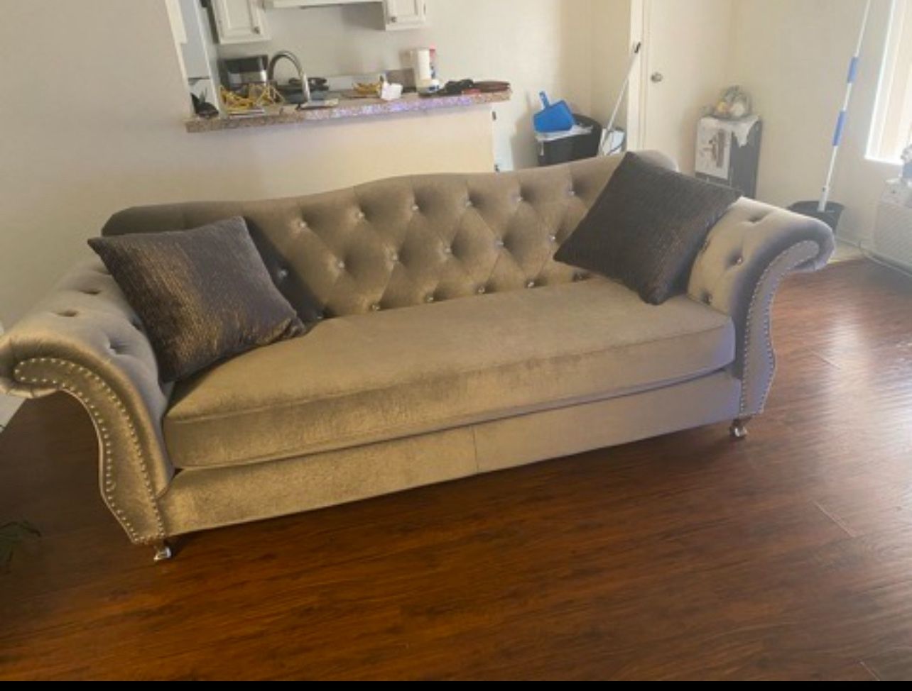 VELVET GRAY COUCH