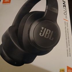 JBL Live 770NC - Wireless Over-Ear Headphones with True Adaptive Noise Cancelling - Black
