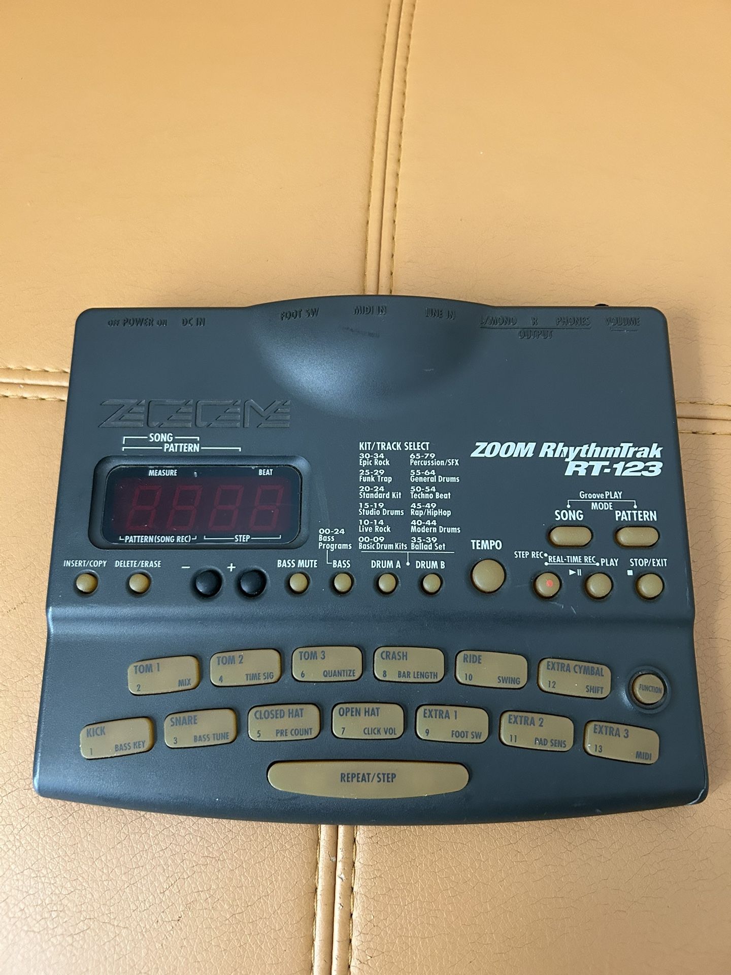 Zoom RT-123 Drum Machine