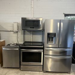 🏡 WHIRLPOOL KITCHEN APPLIANCE SET FOR SALE! 🏡