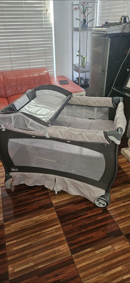 Chicco Play Pen