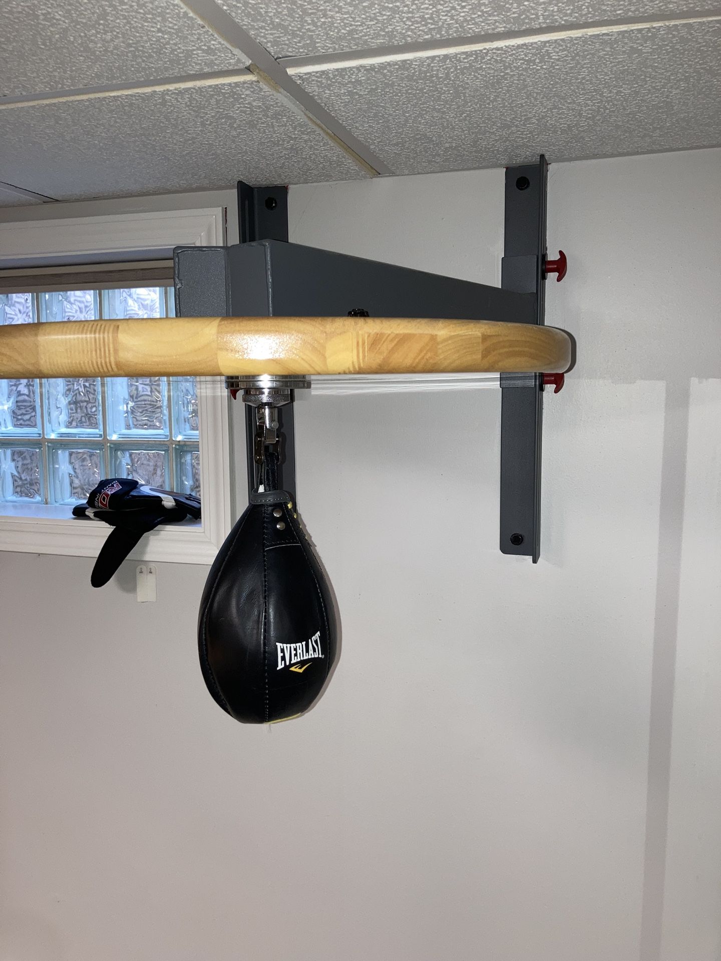 XMark Wall Mounted Speed Bag Platform with Chain Swivel for MMA and Boxing