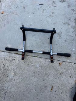 Pull up bar