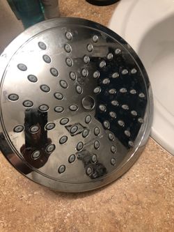 MOEN 9“ rain shower