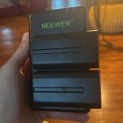 Neewer NP-F550 Battery Charger Set 