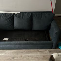 Queen Size Pull Out Couch 