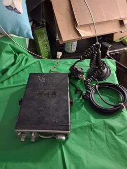CB Radio Transceiver with Mic and Antenna