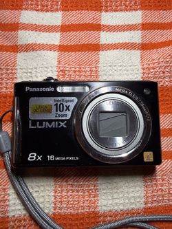 Panasonic LUMIX 8 X 16 MP DMC -FH24 Color Black 2.7 LCD Screen