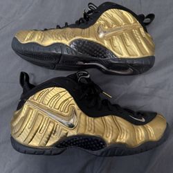 Nike Foams Gold Size 11.5