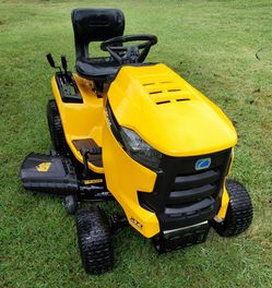 Like New Condition Cub Cadet XT1 LT42 Riding Mower 103 Hours Located In Southmont North Carolina
