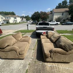 FREE Local Delivery 🚚- brown 2 pcs sectional couch sofa set