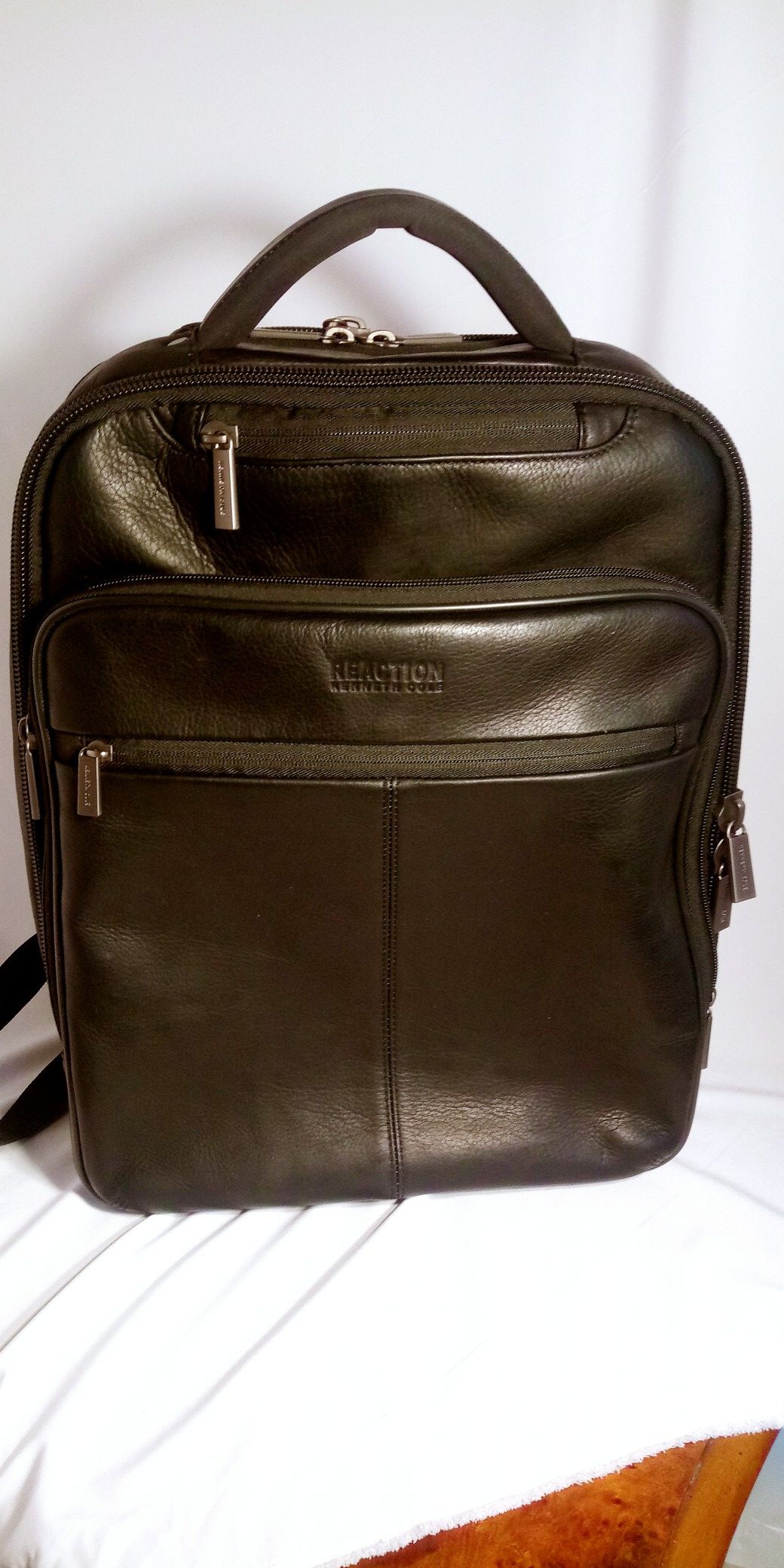 New Leather Kenneth Cole Reaction backpack