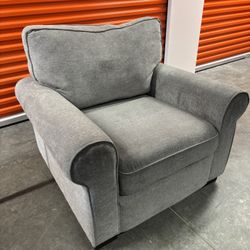 Grey couch very good Condition And very comfortable