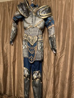 Halloween costume size 4/6 Boy