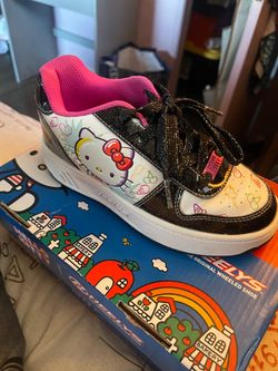 Hello kitty heelys shoes