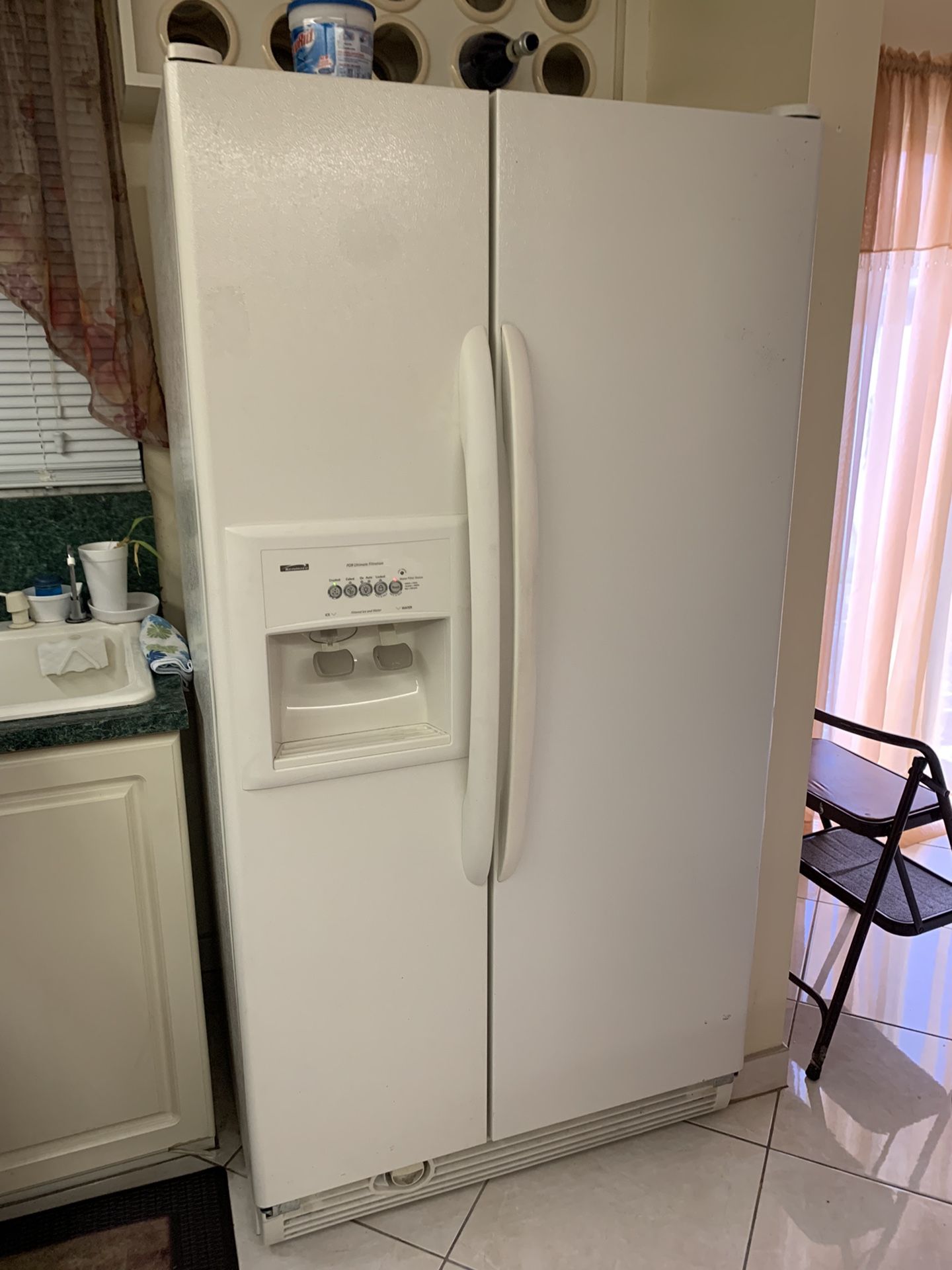 Refrigerator 