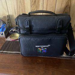 Nintendo 64 Set Case, Controllers And Games