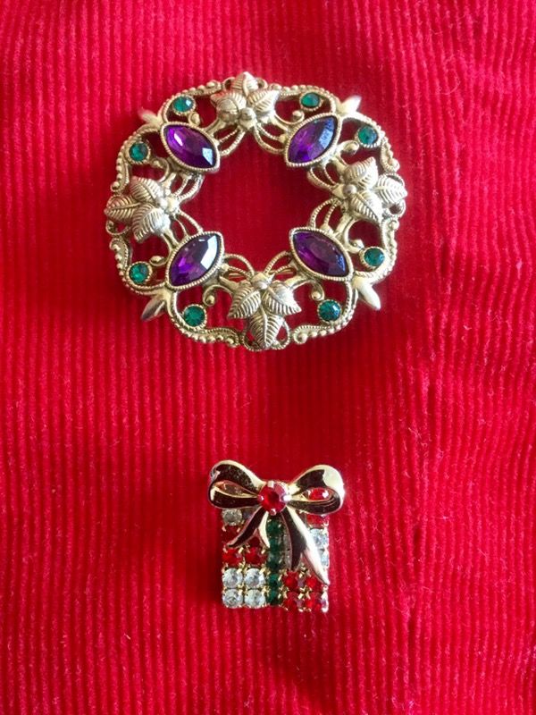 Holiday Pins - brooch for scarf / Accessories