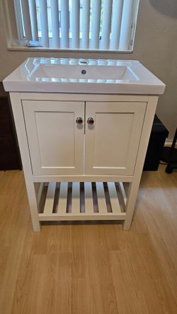 White/Cream Bathroom Vanity