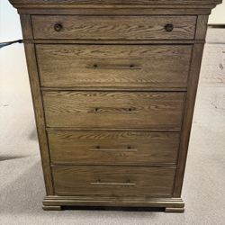 5 Drawer Chest Very Nice New