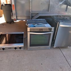 Stainless Steel Cooktop, Oven, and Dishwasher Combo