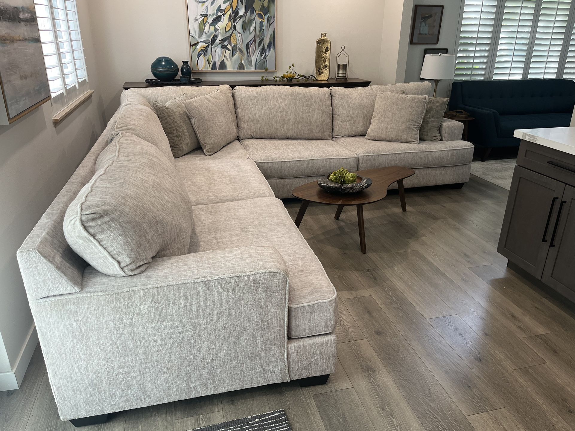 Perfect Condition Parchment Color Sectional/ Sofa Set