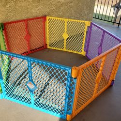 Child or pet playpen
