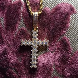 The Gold Gods Flooded Diamond Cross 22" Gold Necklace

Price Dropped From 65!!!