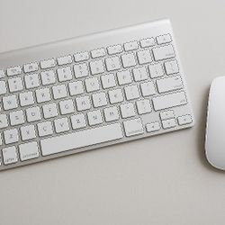 Apple Magic Mouse & Wireless Keyboard