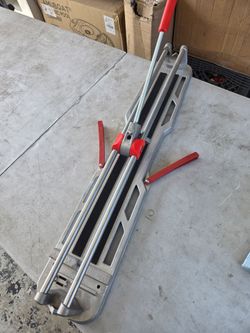 24 inch Rubi tile cutter. No cutter wheel!