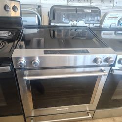 Kitchen Aid 220v Electric Top Top Glass Stove With Conventión Control Ocen  In Excellent Working Condition 