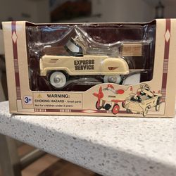 Vintage-Style “Express Service” Die-Cast Toy Truck