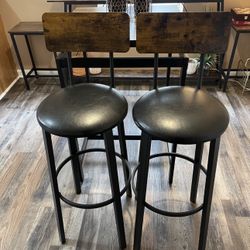 2 COUNTERTOPS BARSTOOLS 
