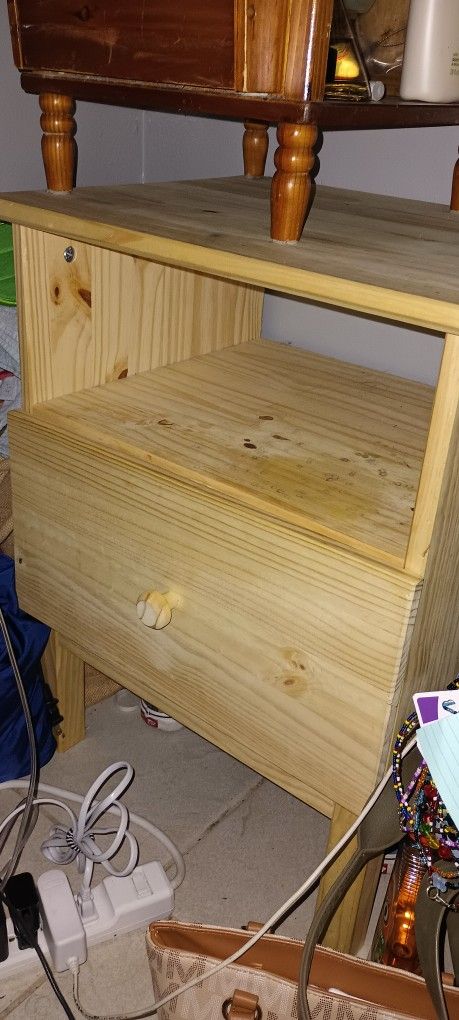 End Table/ Nightstand