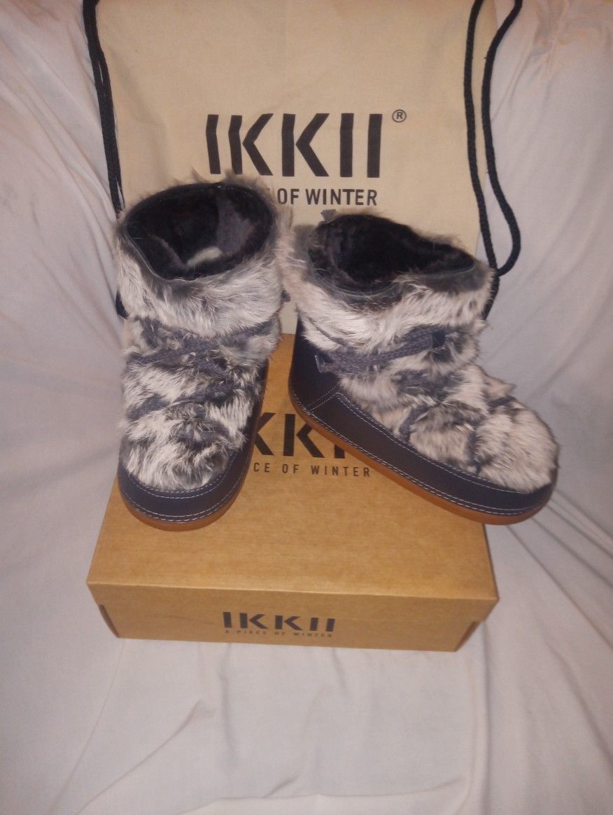 IKKI Fashion House (Real Rabbits Fur)