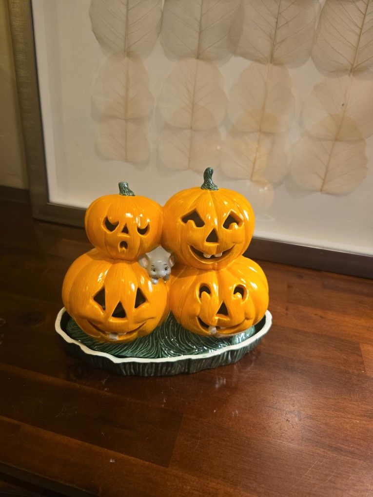 Vintage 1985 Pumpkin Stack with Mouse – Signed Ceramic Halloween Décor 🎃