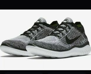 Nike Free RN Flyknit 2018 Size 10 Black White Running Shoes 942838-101 New!!