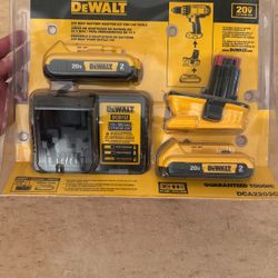 NEW SEALED DeWALT DCA2203C Battery Adapter Kit