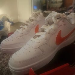 Mens NIKE COURT BOROUGH LOW size 7