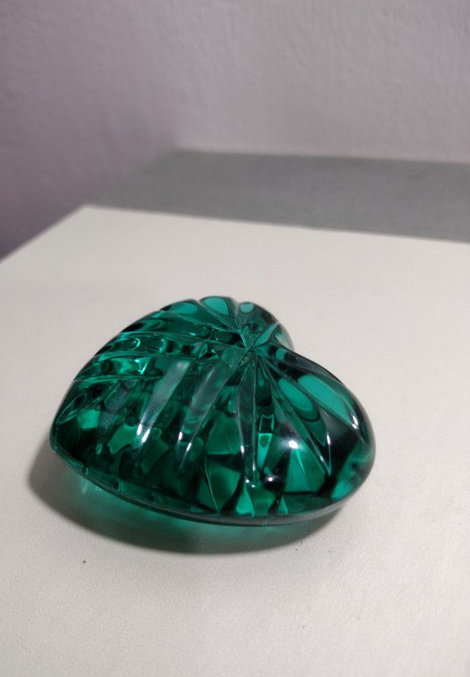 WATERFORD CRYSTAL GREEN HEART PAPERWEIGHT 3" -V38 EB