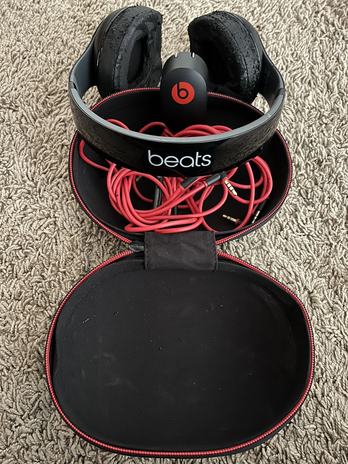 AUTHENTIC ORIGINAL DR. DRE BEATS STUDIO HEADPHONES (AUXILIARY CORD INCLUDED)