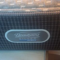 2 BeautyRest Silver Hybrid 12" Twin Matresses