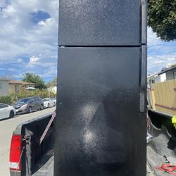 BLACK GE REFRIGERATOR